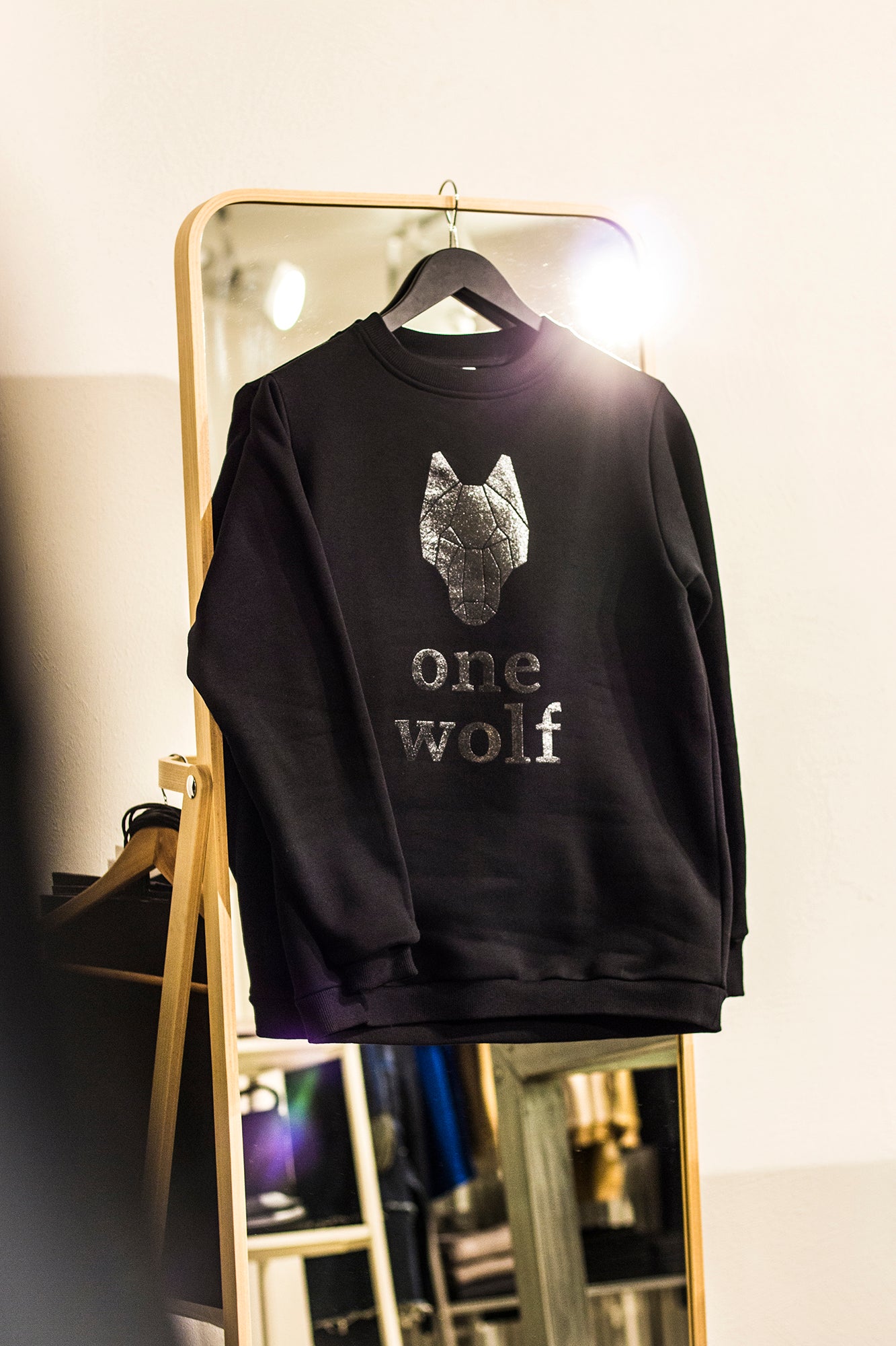 One Wolf logo sweater black/black - One Wolf